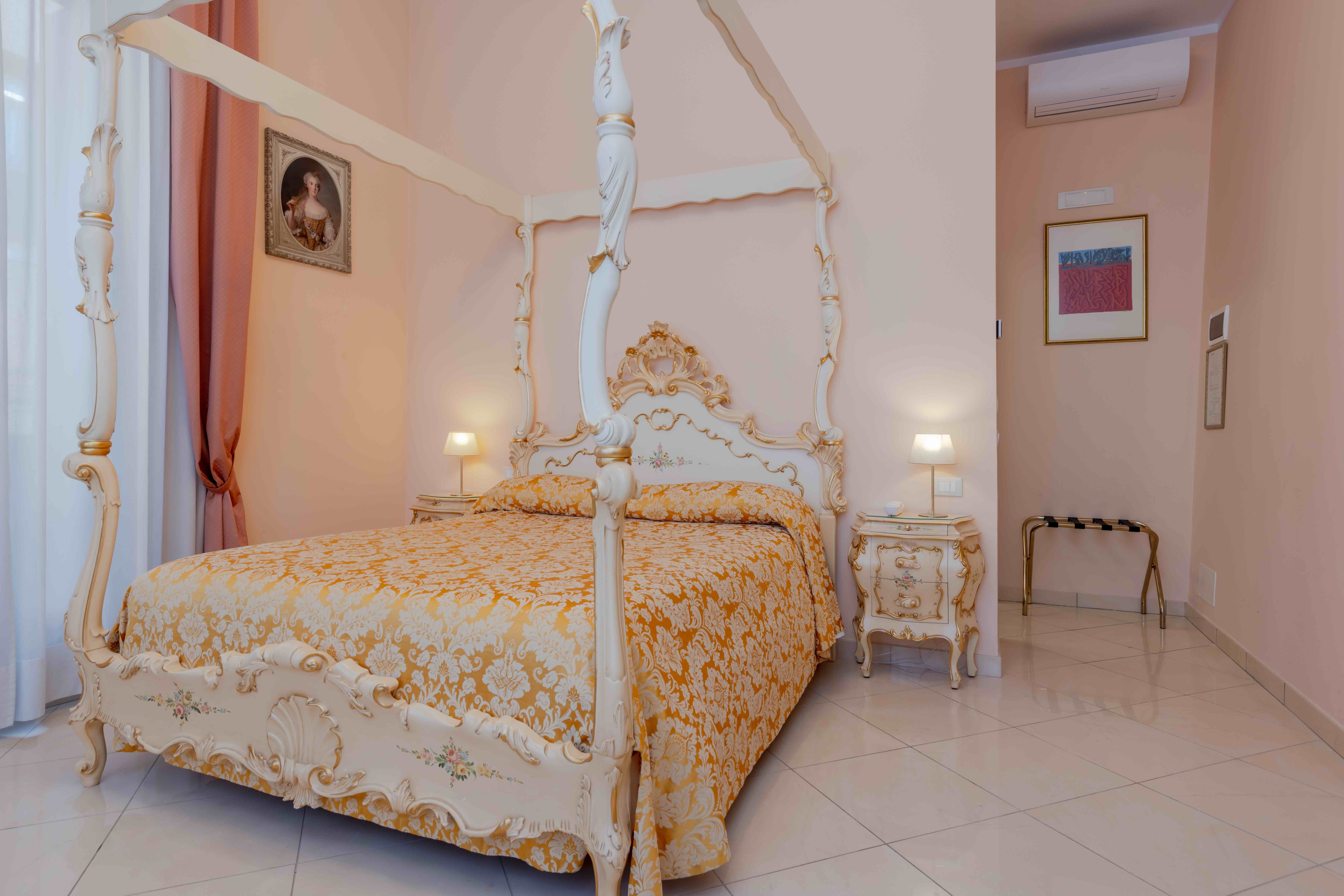 Deluxe Double Room with Canal View